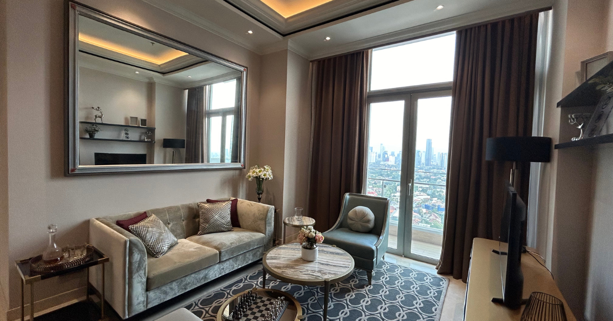 img the stature residence family room